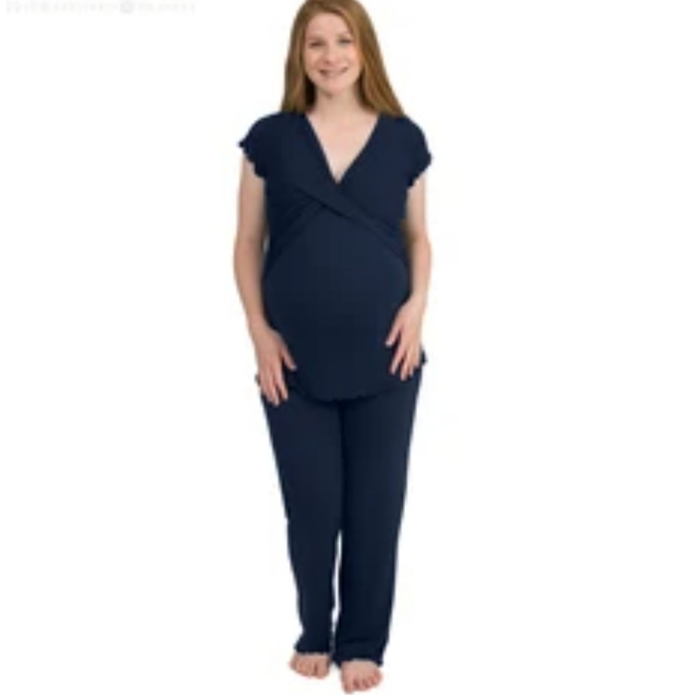 NWOT Kindred Bravely Davy nursing PJs